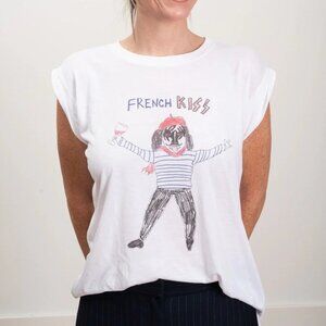 NWOT Unfortunate Portrait french kiss t-shirt